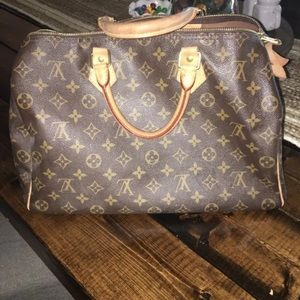 Louis Vuitton Speedy 40